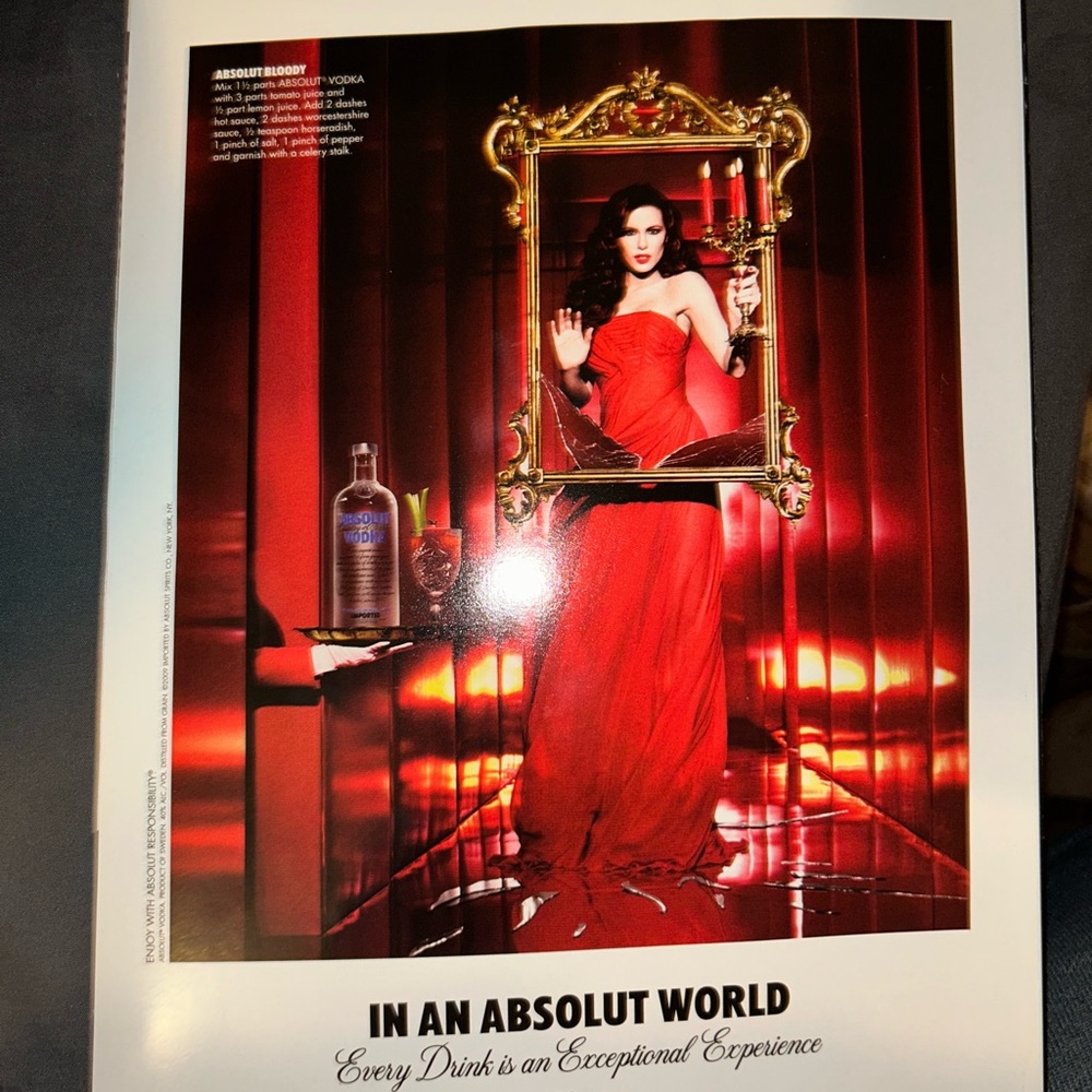 PLAYBOY Magazine Double Issue January/February 2010 Tara Reid cover - Picture 3 of 3